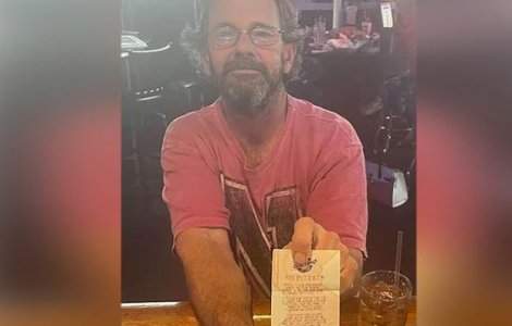Un bărbat a câștigat la loto, dar s-a înecat cu biletul norocos în buzunar
