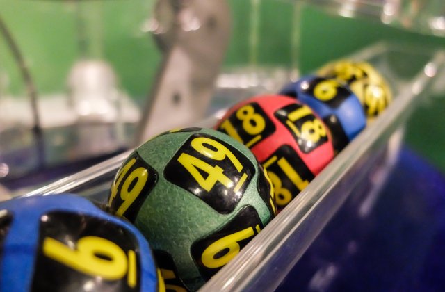 A început Loteria Vaccinării. Cum te poți înscrie și ce premii poți câștiga