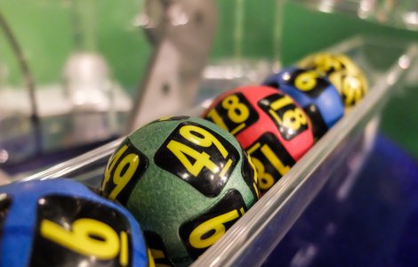 A început Loteria Vaccinării. Cum te poți înscrie și ce premii poți câștiga