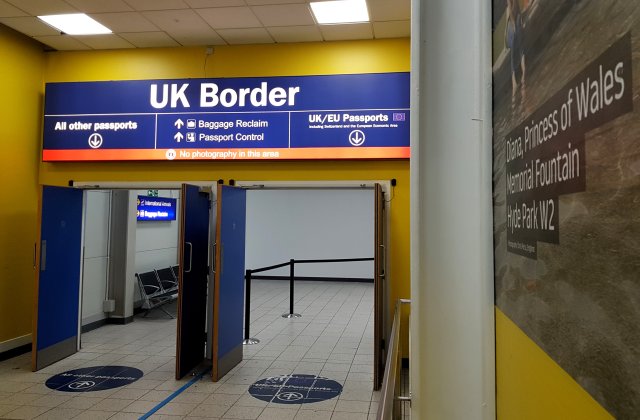 De astăzi, Marea Britanie schimbă foaia. Care sunt condițiile de acces pe teritoriul său pentru cetățenii UE