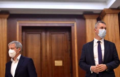 USR PLUS și-a ales președintele! Dacian Cioloș sau Dan Barna?