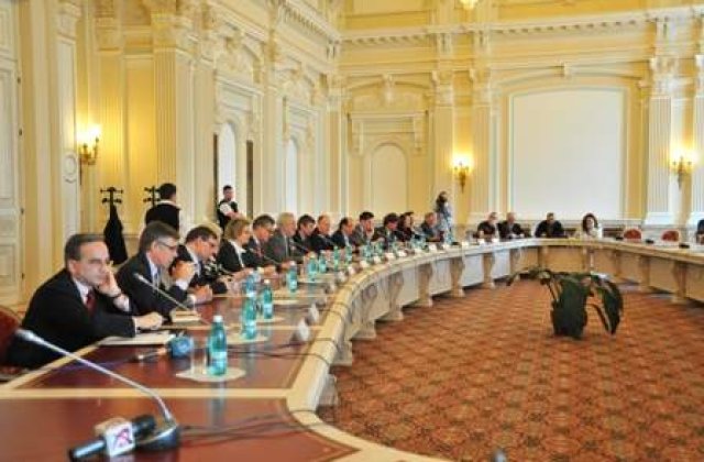 Topescu vrea sa-si doneze indemnizatia pensionarilor