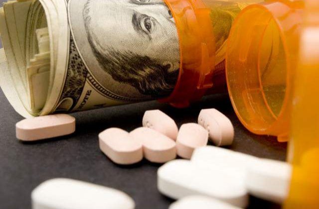 Medicamentele si fructele, mai scumpe in aprilie