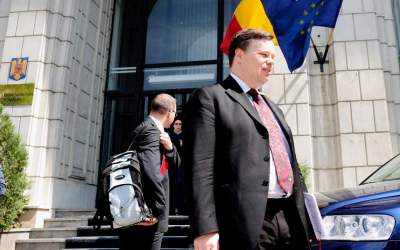 FMI &quot;arunca pisica moarta&quot; in...