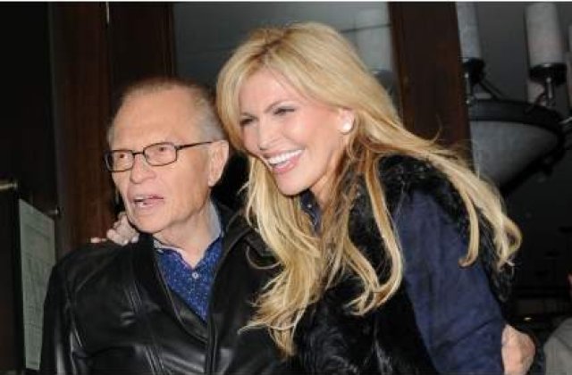 Larry King nu mai divorteza