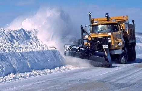 Circulatie ingreunata din cauza zapezii in cinci judete