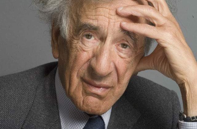 Elie Wiesel primeste Medalia Prezidentiala de la Shimon Peres