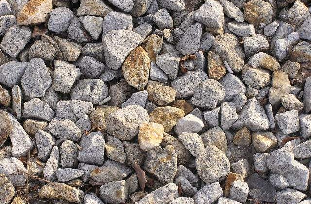 Afganistanul vrea reintroducerea uciderii cu pietre ca pedepasa pentru adulter