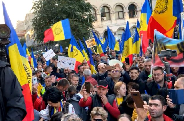 VIDEO LIVE UPDATE Proteste &icirc;n București &icirc;mpotriva guvernului și a certificatului verde