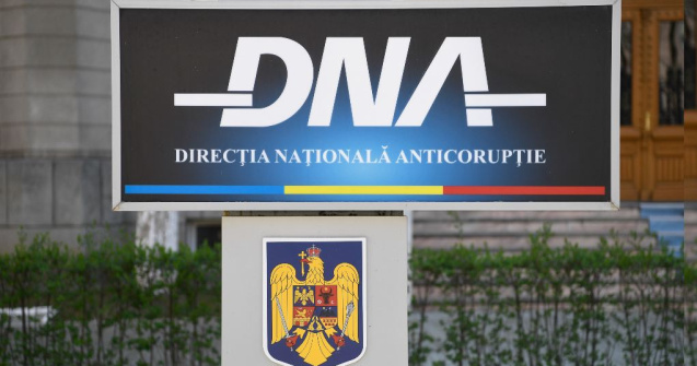 ANAF Ilfov: Un inspector și o consilieră, reținuți pentru luare de mită