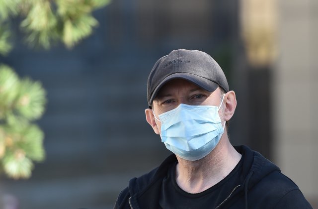 Premierul Cîțu s-a vaccinat cu a treia doză la Spitalul Militar Central