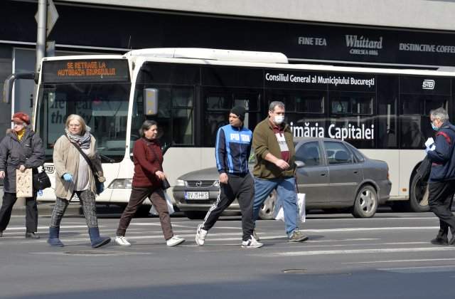 Restricțiile pentru nevaccinați au intrat &icirc;n vigoare, &icirc;n Capitală. Masca, obligatorie &icirc;n spațiile deschise aglomerate