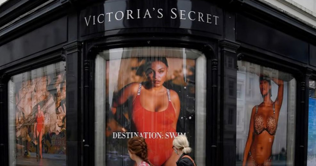 Victoria&#39;s Secret lansează o inițiativă de prevenție a cancerului la sân și de self care alături de Stella McCartney
