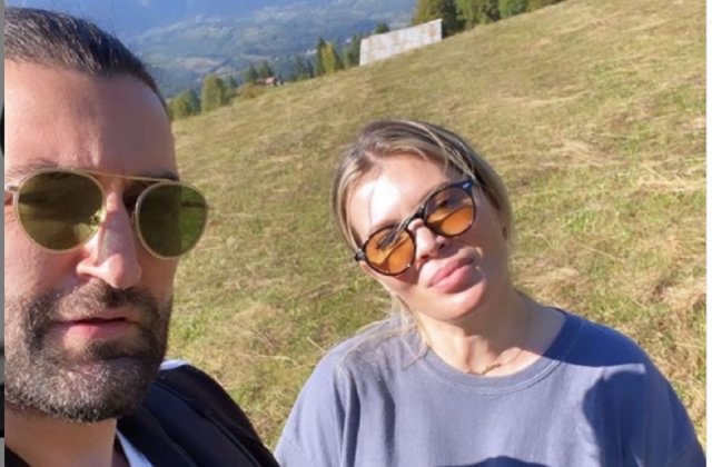 Smiley, mesaj dur pe Internet pentru cei care &icirc;i atacă familia: &bdquo;P&acirc;nă c&acirc;nd?!&rdquo;