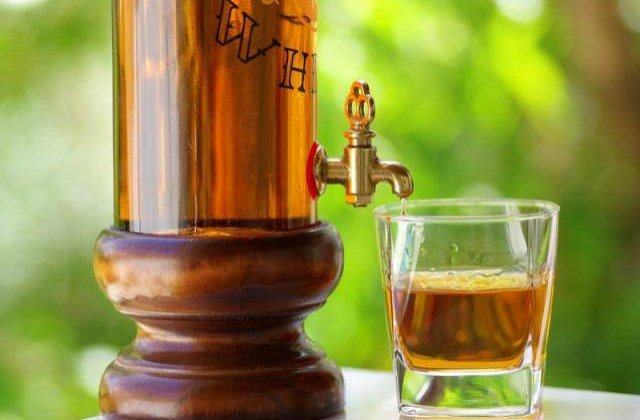 Criza in Romania se trateaza cu alcool