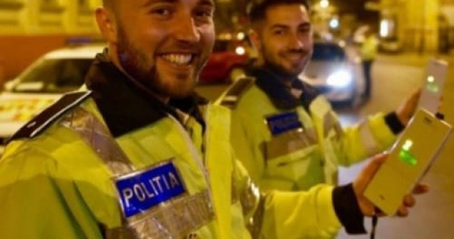 MAI, glumă pe Facebook: „Singura aplicație care nu pică niciodată”