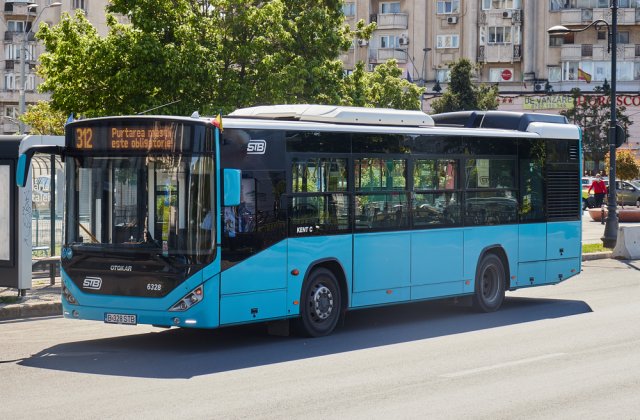 STB dezinfectează zilnic unitățile de transport, iar poliţia locală verifică respectarea normelor de prevenire a Covid-19