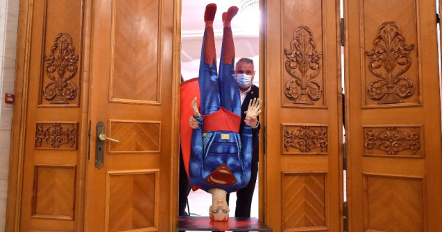 Calcule pentru Guvern. Scenariile pe care le au în vedere parlamentarii și cine ar putea fi următoarea propunere de premier