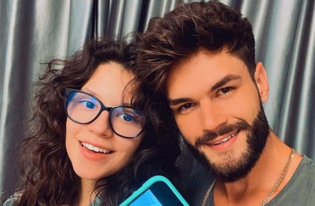 Edward Sanda, un romantic incurabil! Ce i-a transmis soției sale, Cleopatra Stratan, de ziua ei: „Cea care mi-a dat inima peste cap”