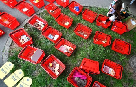 Protest în fața Ministerului Muncii față de modul de calcul al salariului minim