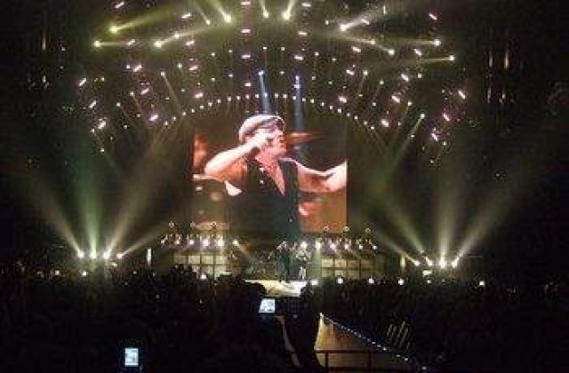 AC/DC vor zgudui Capitala!