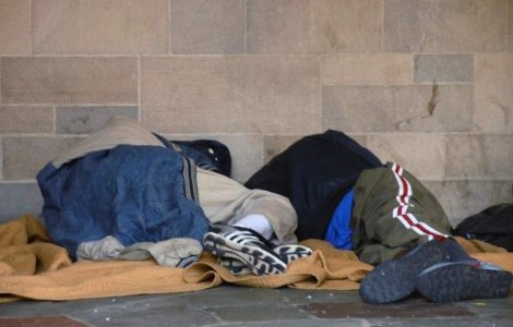 Consilieri locali britanici cer arestarea imigrantilor care cersesc agresiv