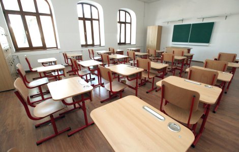 Primarul unei comune vrea să închidă școlile pentru că nu a primit bani de la Guvern