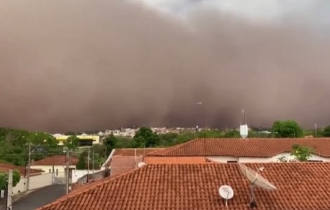 VIDEO Șase persoane au murit din cauza furtunilor de nisip violente din Brazilia