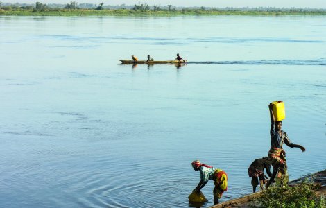 Naufragiu pe fluviul Congo, soldat cu peste 100 de morți și persoane date dispărute