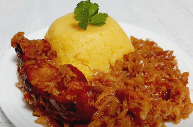 Rețetă de la bătrânii noștri. Adevărata mâncare de varză de Buzău