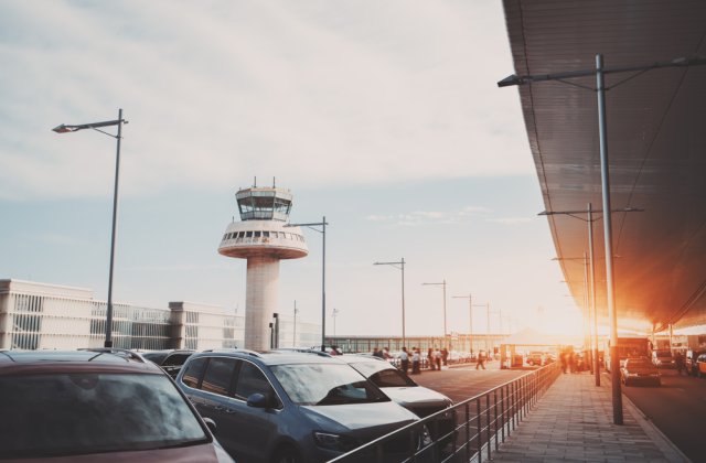 Parcare gratuită pentru persoanele care se vaccinează anti-COVID la Aeroportul Iași
