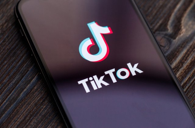 Un copil de 14 ani din Bistrița a murit după ce a răspuns unei provocări de pe TikTok