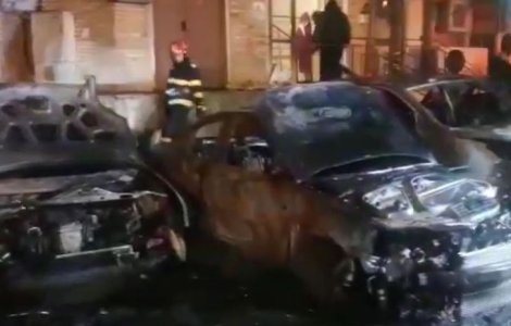 Piroman în libertate! Incendiu bizar într-un cartier din Galați