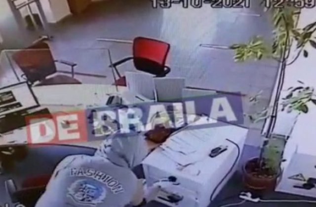 VIDEO Jaf ca-n filme în Brăila. Hoțul a furat 2.000 de euro în 20 de secunde și a lăsat un bilet