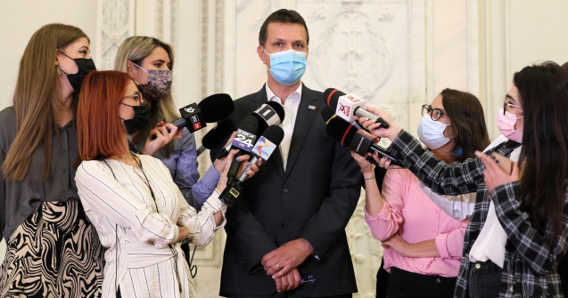 Moșteanu: Dacă negocierile pentru refacerea coaliției vor eșua, venim în fața Parlamentului cu un guvern USR