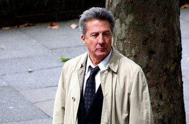 Dustin Hoffman va debuta ca regizor