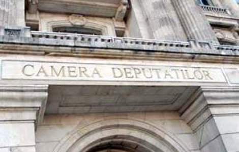 Victorie: Deputatii au adoptat Legea lustratiei