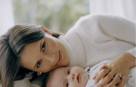 Doi copii britanici, sufocati cu o punga de plastic de mama lor