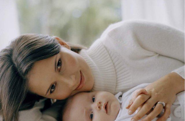 Doi copii britanici, sufocati cu o punga de plastic de mama lor