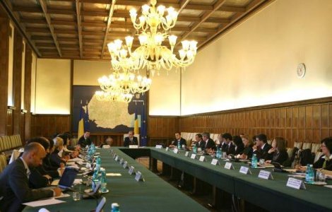 Reprezentantii Guvernului, obligati sa doneze indemnizatiile de sedinta