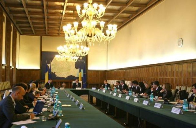 Reprezentantii Guvernului, obligati sa doneze indemnizatiile de sedinta