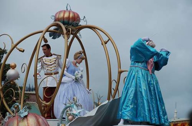 Disney aduce Cenusareasa in 3D