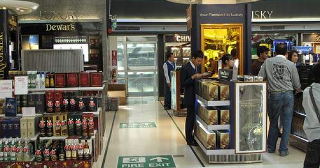 Guvernul ataca magazinele duty-free
