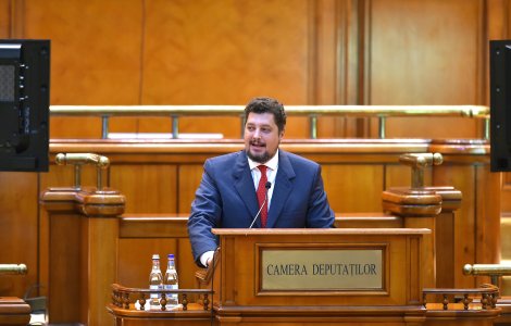 AUR anunță că se opune vaccinării anti-COVID forțate a personalului medical