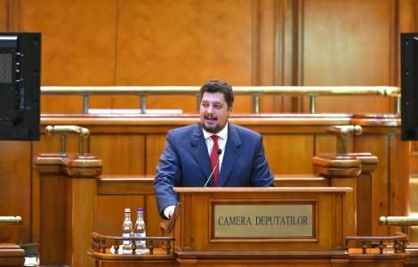 AUR anunță că se opune vaccinării anti-COVID forțate a personalului medical