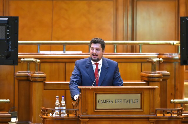 AUR anunță că se opune vaccinării anti-COVID forțate a personalului medical