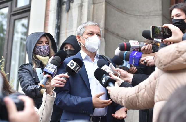 Cioloș: Criza se prelungește, pentru că moțiunea de cenzură a fost amânată de PNL în cârdășie cu PSD aproape o lună