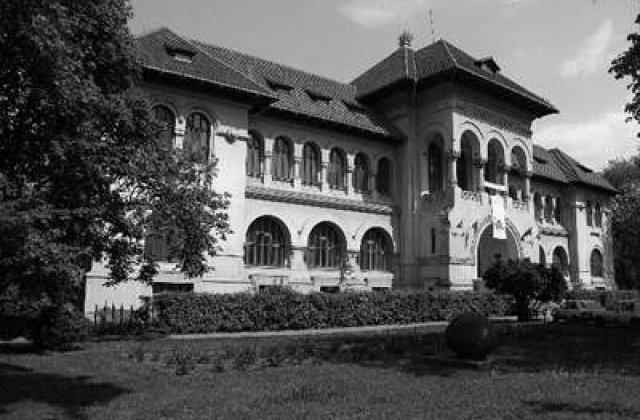 Cenzura marca Muzeului National de Geologie