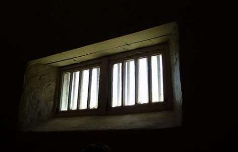 Eliberat din inchisoare pentru ca era deprimat!