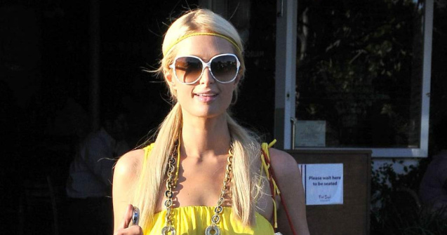  Foto  Paris Hilton, in fundul gol la Cannes
